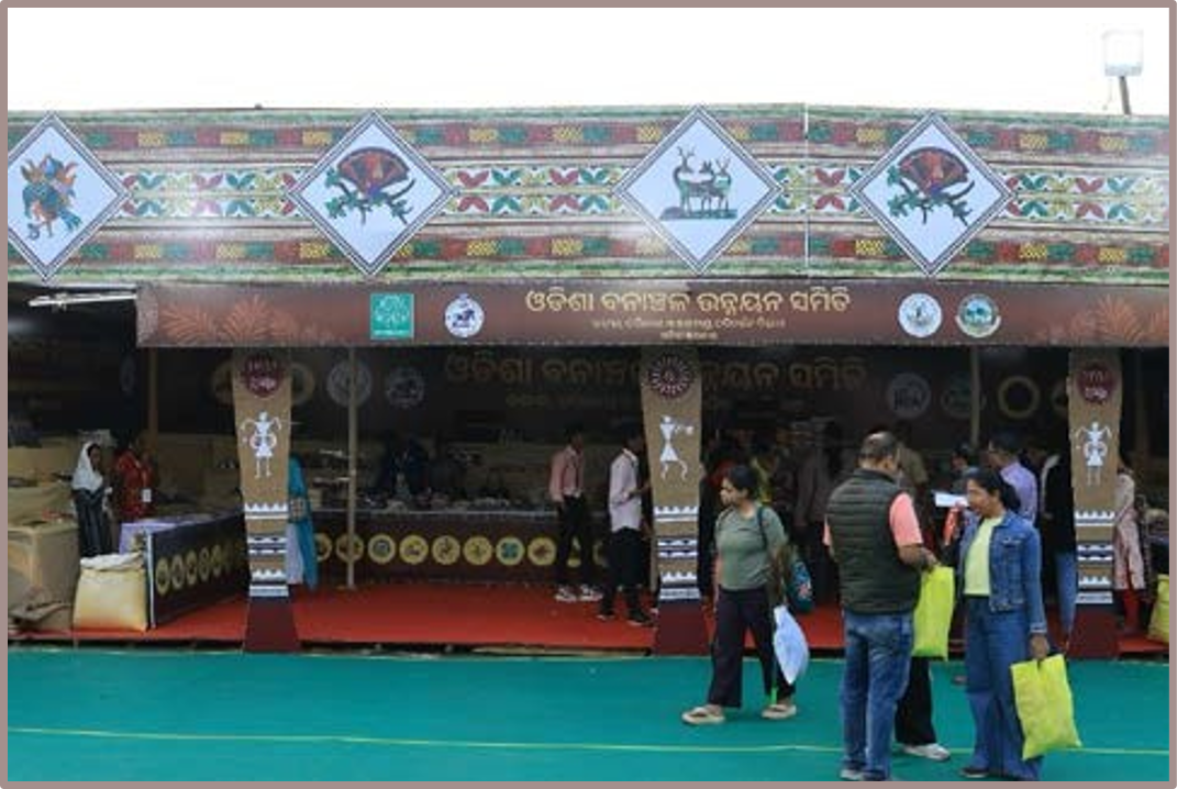 SHG Members Managing Sale Counter